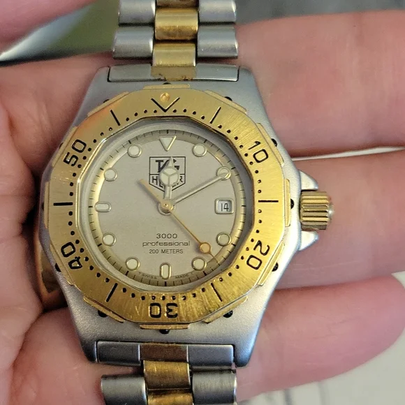 Accessories | Tag Heuer 300 Professional 200 Meters Watch  display picture 1